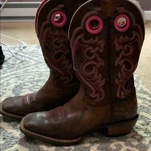 Women’s Ariat Square Toe Wooden Heel Cowboy boots